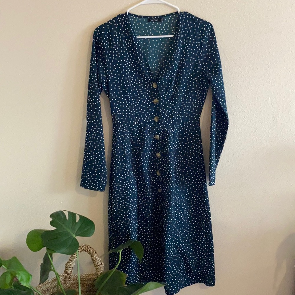 Boohoo knee length green polka dot dress!